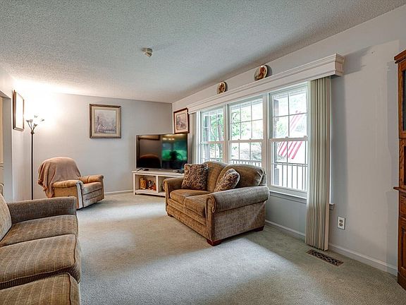 5th image of 418 Peyton Dr