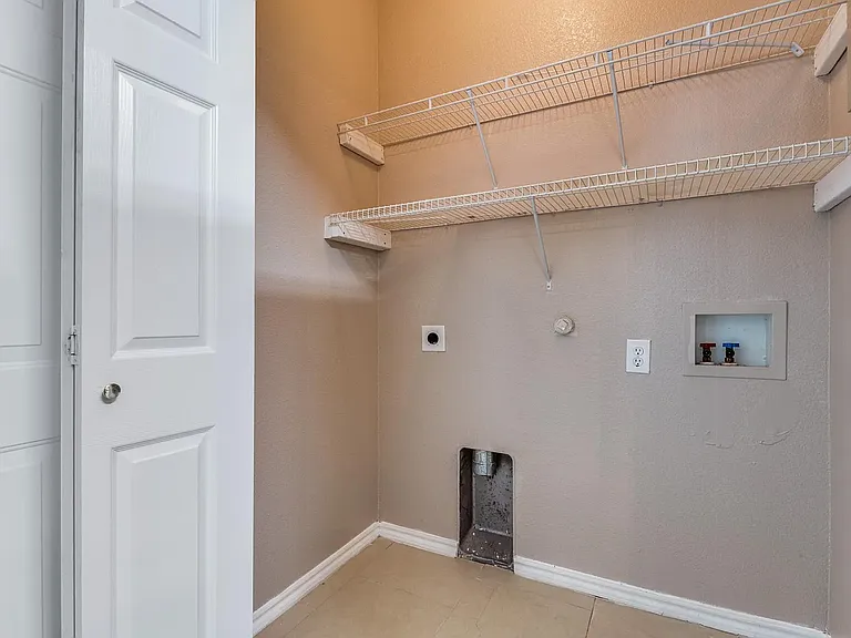 5907 Lovingham Ct #5907 — Photo 12