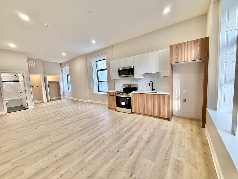 1032 N 48th St #D-1A — Photo 3