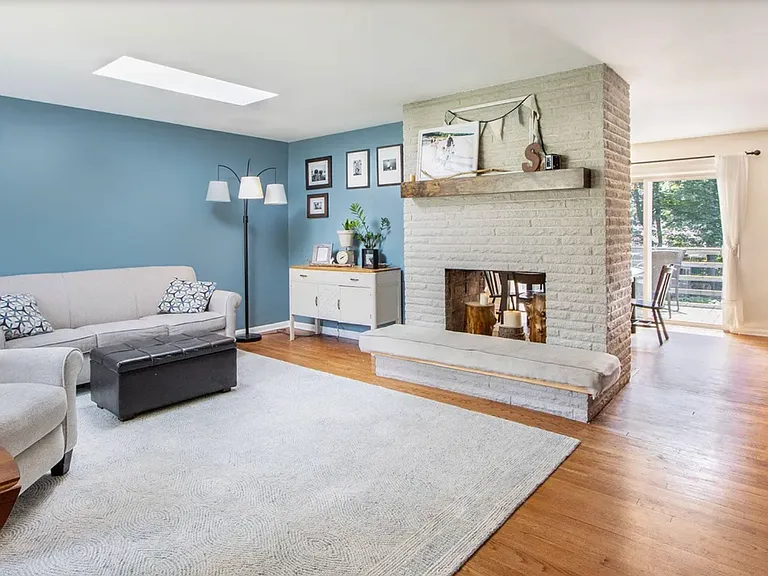 2909 Crestview Ave — Photo 2