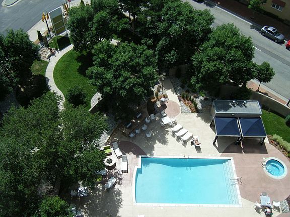 4th image of 100 Park Ave W APT 1105