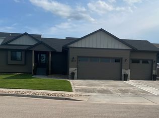 1527 Bristol Ct, Rapid City, SD 57701