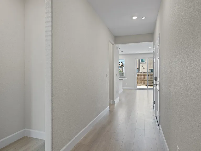 548 Aliki Dr — Photo 9