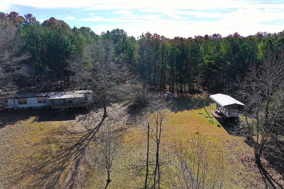 2nd image of 1019 County Road 284