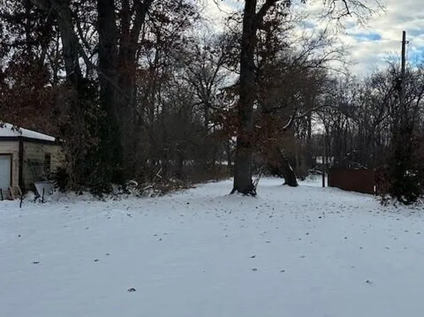 2796 Willowcreek Rd, Portage, IN 46368