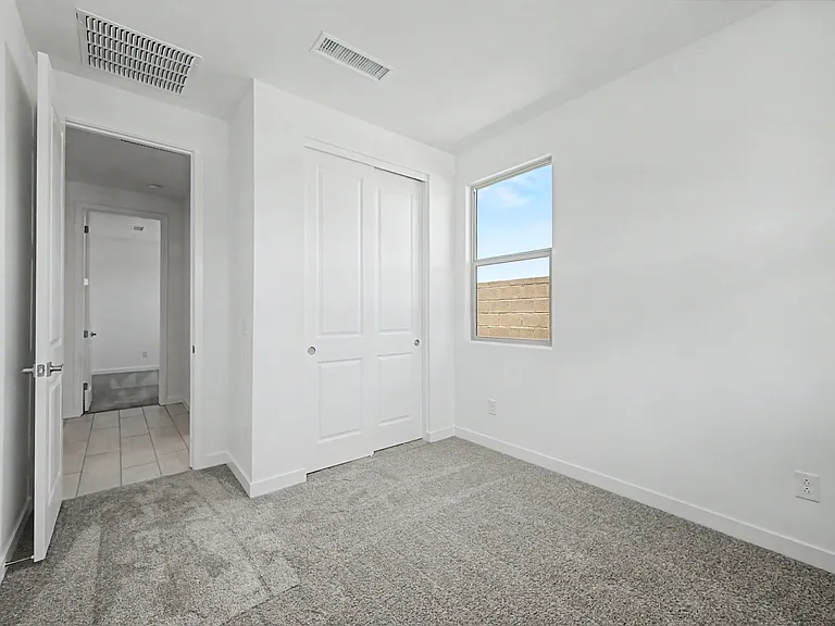 5330 W Harmont Dr — Photo 10