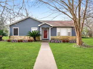 1603 W Sealy St, Alvin, TX 77511