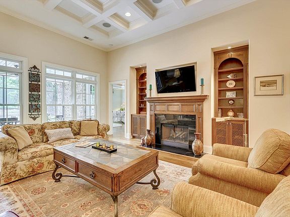 3rd image of 298 Savannah Way