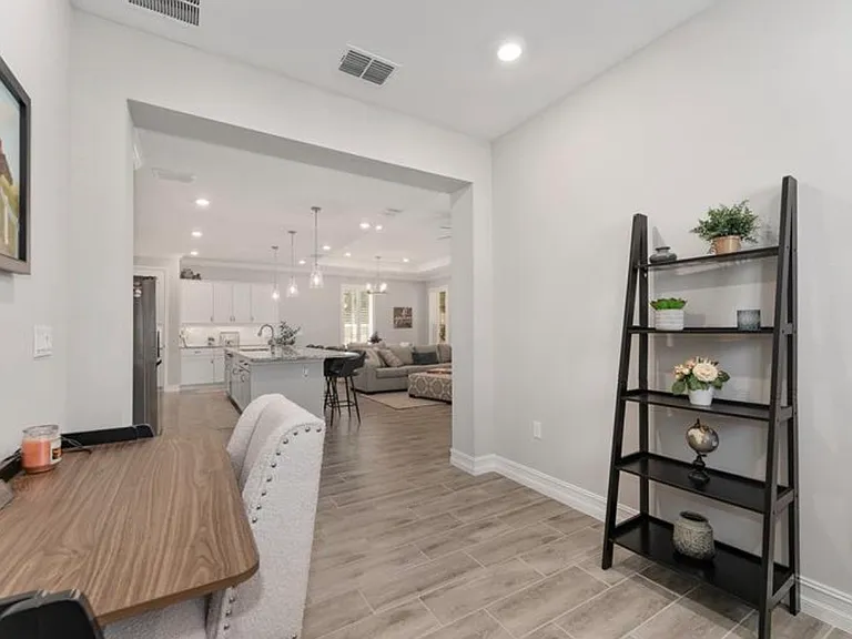 4306 NW 54th Ter — Photo 17