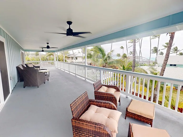 Covered lanai seating