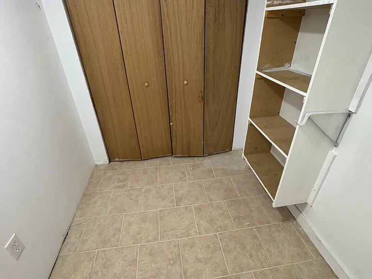 827 Meadow Rd — Photo 18