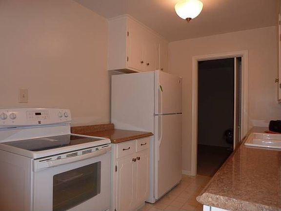 New Countertops + Applcs.