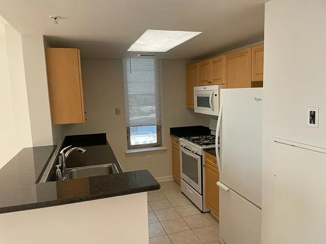 2726 Gallows Rd #1107 — Photo 12