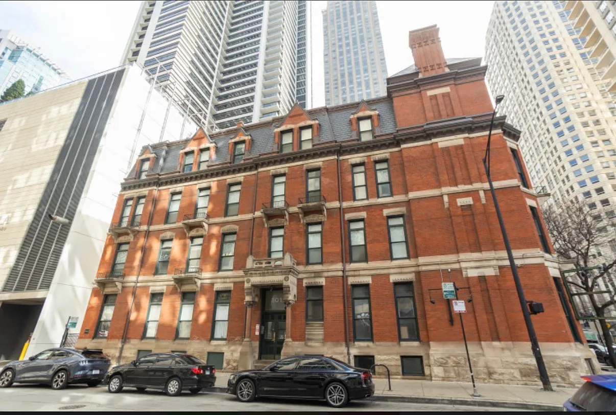 1 bed, 735 sqft, $2,545 — Photo 2