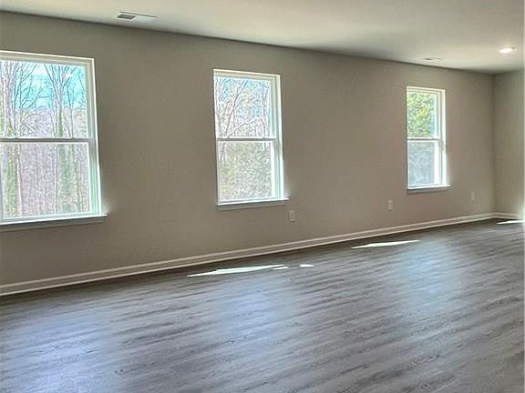 5th image of 498 Grubb Rd