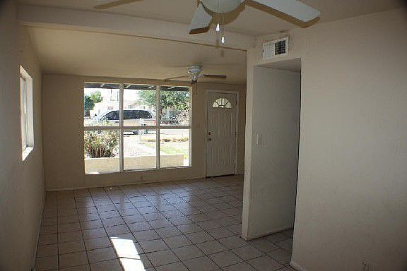 2nd image of 1146 E Love St