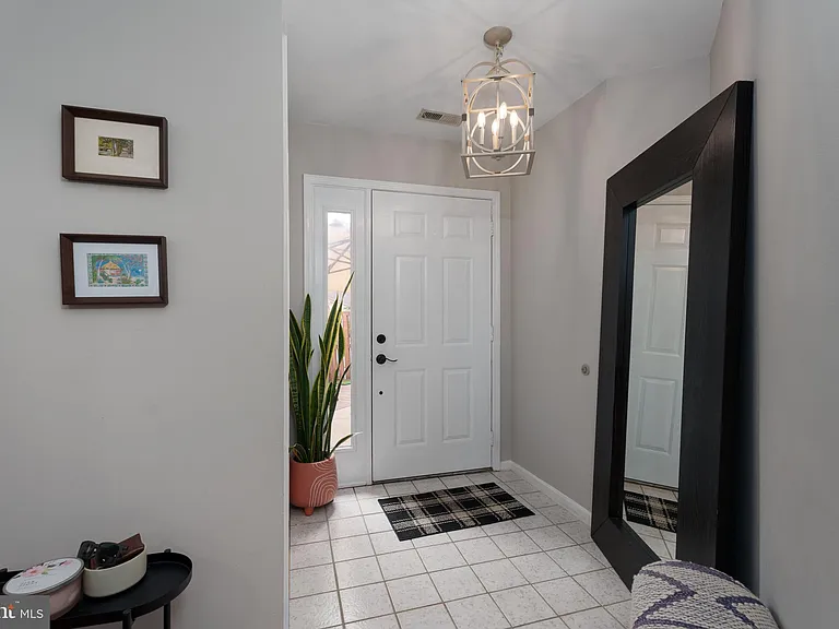 9 Woodmont Dr — Photo 4