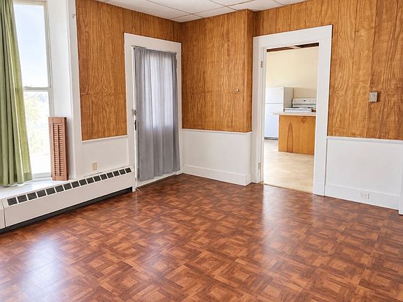 3rd image of 617 Depot St #4