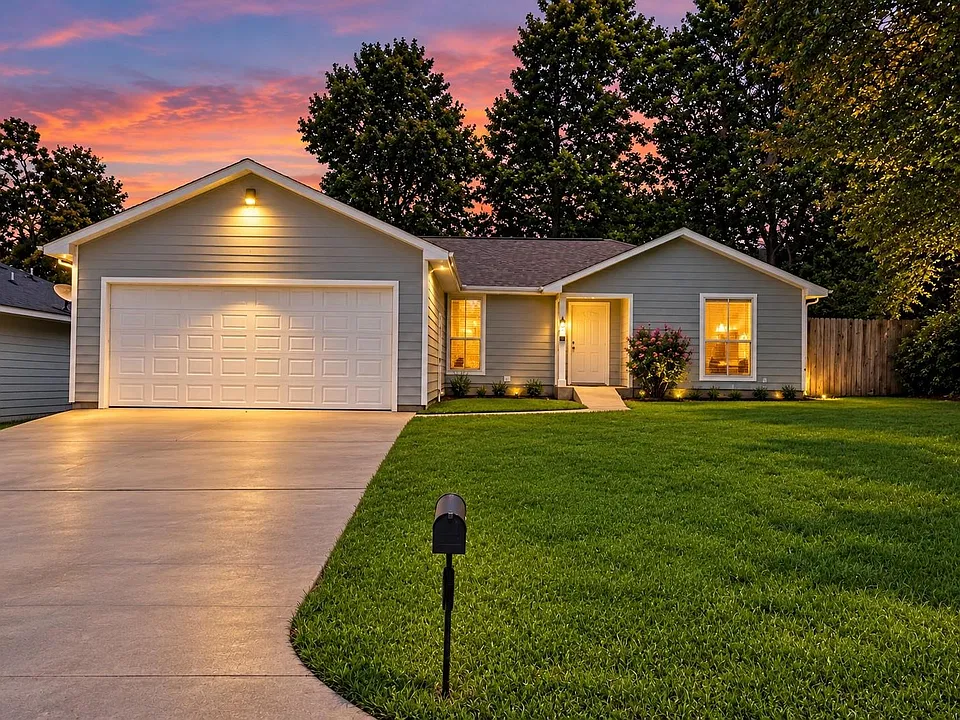 422 Pine Harbor Dr