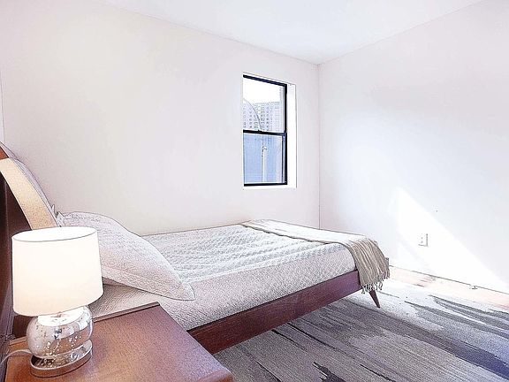 3rd image of 369 W 126th St #5A