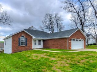 205 White Cliffs Ln, Frankfort, KY 40601