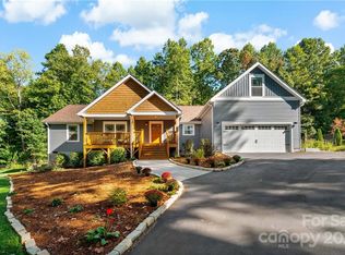 18 Windswept Dr, Candler, NC 28715