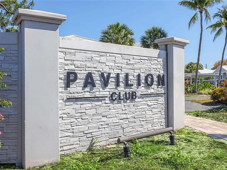 822 Gulf Pavillion Dr #202 — Photo 28