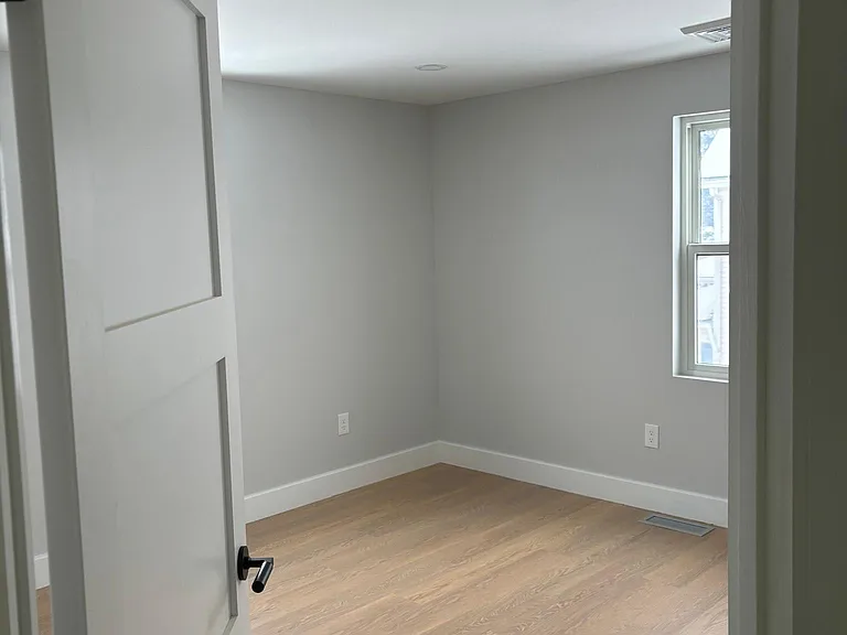 214 Center St — Photo 11