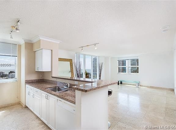 Paradise South of 5th!