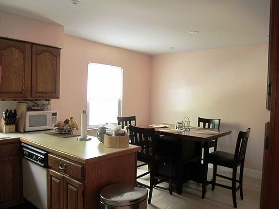 3rd image of 2582 Stedman Pl