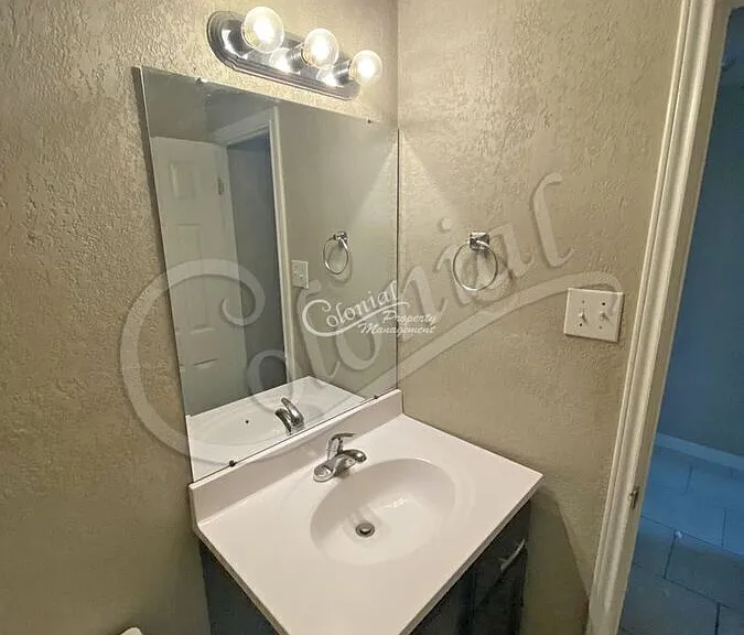 130 E Ruby Rd — Photo 13