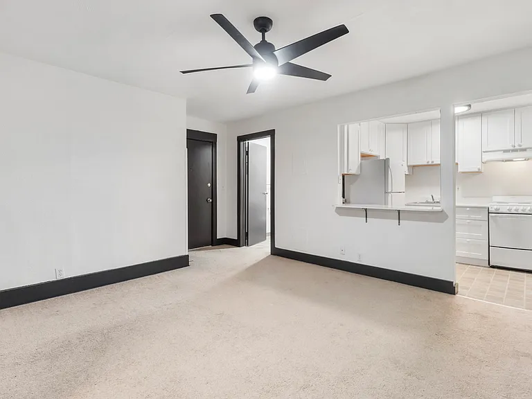 Kensington Apartments — Photo 17