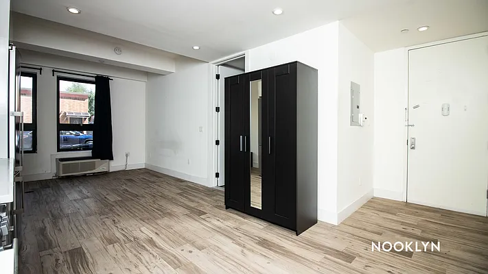 Rented by Nooklyn NYC LLC | media 10