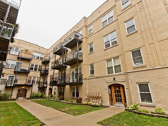 2nd image of 4020 N Albany Ave APT 2B