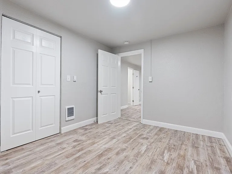 3812 R St — Photo 11
