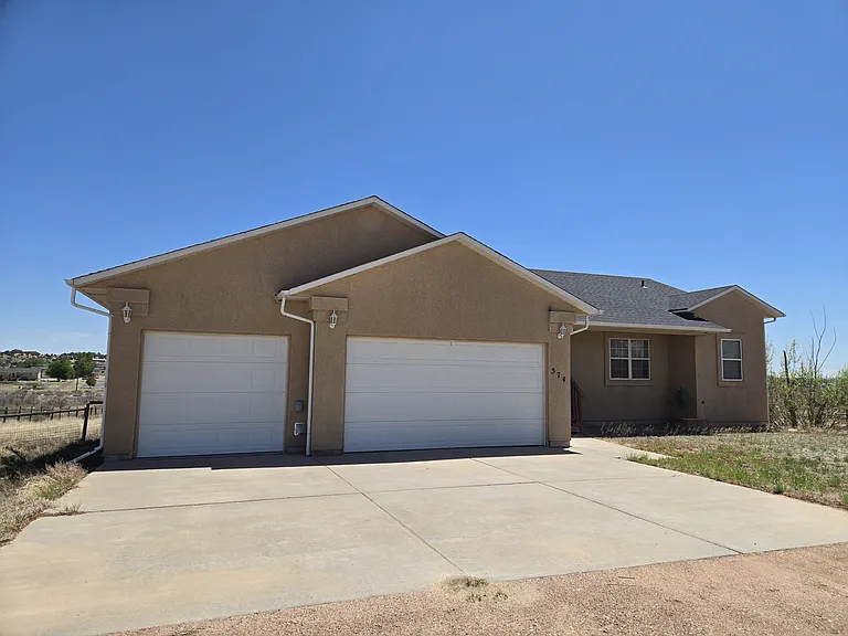574 S Chimazo Dr — Photo 29