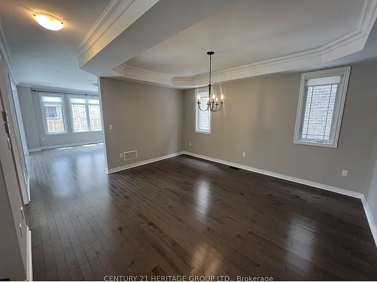 860 Elvidge Trl — Photo 9