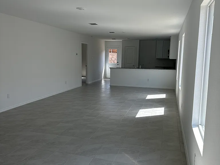 1809 Mallen Farm Rdg — Photo 3