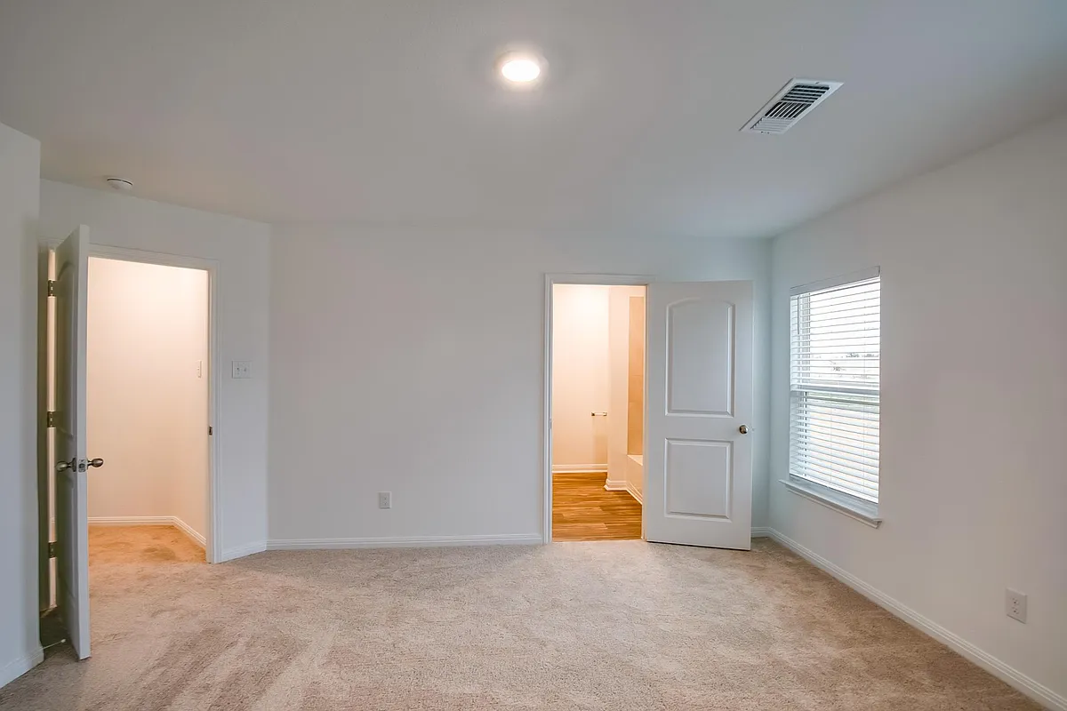Building Photo - 617 Riverdale Dr