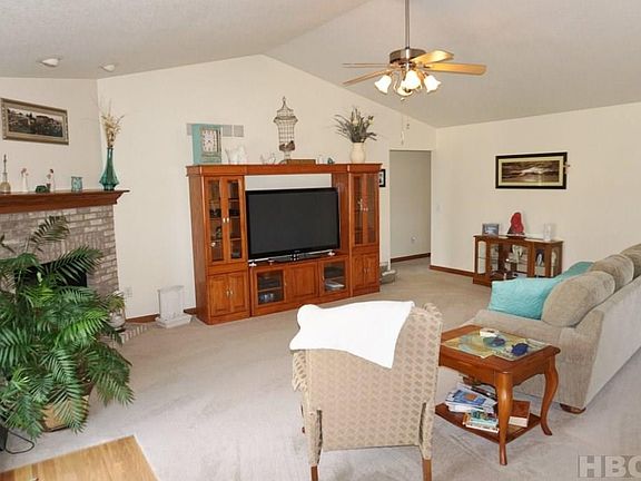 5th image of 927 Country Creek Dr
