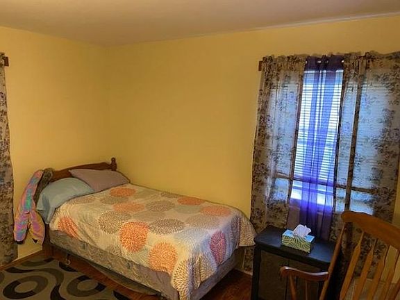 3rd image of 2916 Cameron Ave