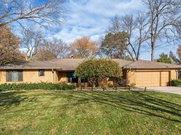 3771 River Oaks Dr, Des Moines, IA 50312