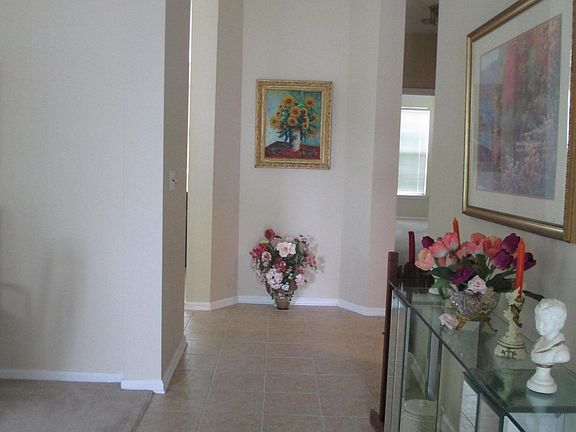 3rd image of 40 Goldensprings Dr