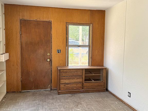 2nd image of 265 N Gilman St
