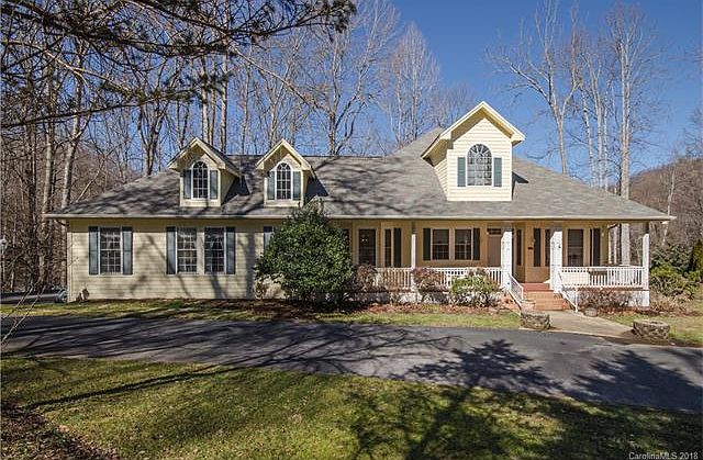 1st image of 5 Chloe Ln