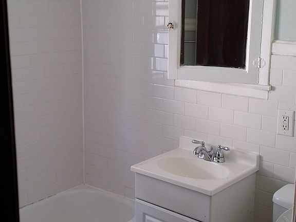 5th image of 3428 Bevis Ave