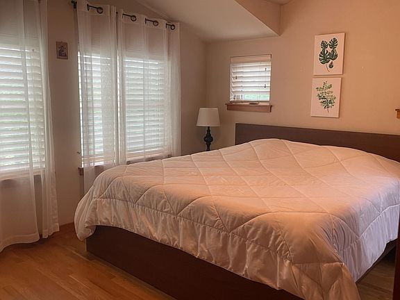 4th image of 7421 4th Ave NE #A