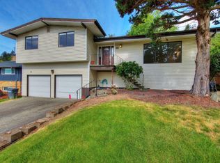16629 Sylvester Rd SW, Seattle, WA 98166