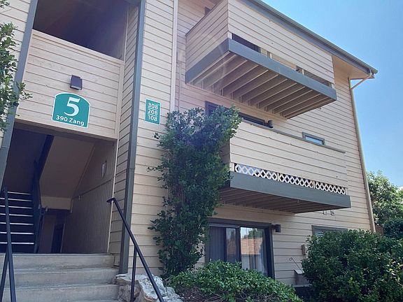 Private top floor unit