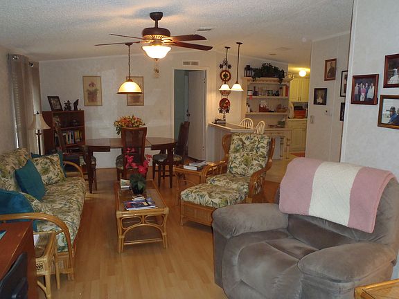 5th image of 4 Glen Cove Ct